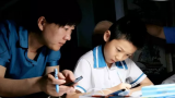 Trường Tiểu học ở Giang Tô không cho học sinh làm bài tập về nhà sau 9h tối