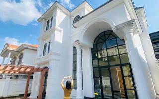 Lệ Quyên tậu luôn biệt thự khủng hậu ly hôn chồng đại gia