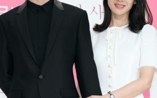 Sánh bước bên Hyun Bin, Son Ye Jin liên tục biến hóa với các kiểu tóc khác nhau