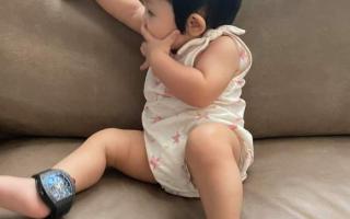 Cường Đô La khoe khoảnh khắc ái nữ đeo đồng hồ tiền tỷ nằm nhà vẫn chốt đơn nhờ bí kíp riêng
