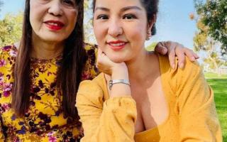 Thúy Nga làm việc với luật sư để khởi kiện những người vu khống mình trục lợi