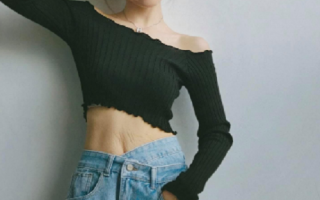 Hòa Minzy hạnh phúc khoe vết rạn chằng chịt trên bụng sau sinh, ông xã nói một câu nghe ngọt lịm