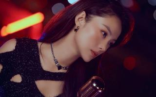 Chuẩn bị lấy chồng, Minh Hằng bỗng chia sẻ trạng thái ẩn ý về chuyện tình cảm khiến CĐM xôn xao