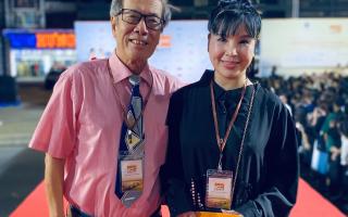 NSND Lan Hương 'Em bé Hà Nội' tình tứ bên chồng NSƯT Tất Bình