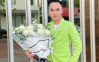 Ca sĩ Trương Bảo Xuyên 'làm lại từ đầu' khi về Việt Nam hoạt động