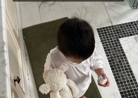 Hà Tăng tan chảy với hành động ngọt ngào của con trai, nhóc tỳ dù nhỏ tuổi nhưng rất hiểu chuyện