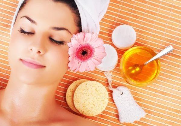 Nhan sắc đẹp hơn nhờ 10 mẹo với mật ong